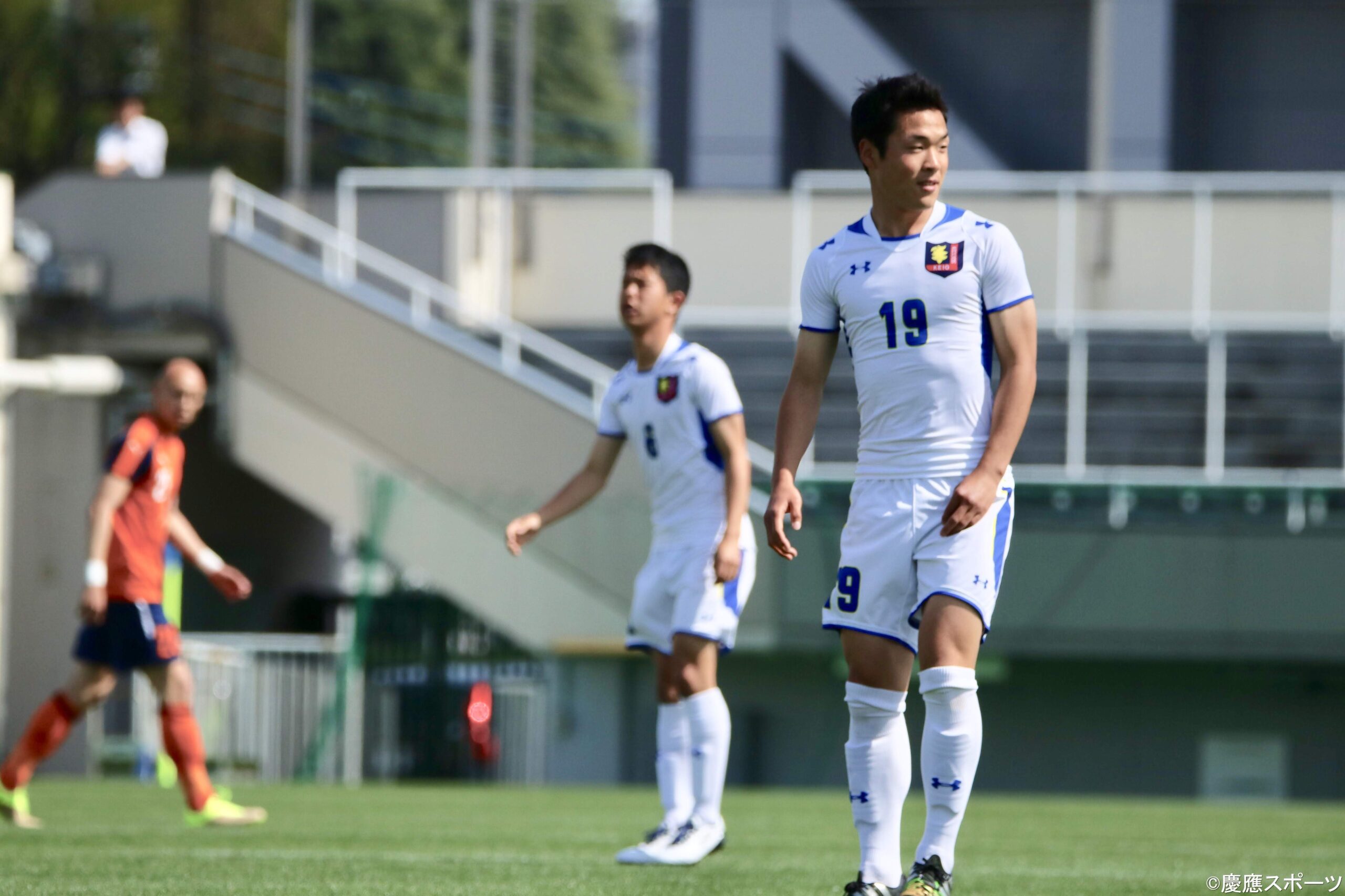 Rui Miyagawa playing university football in Japan